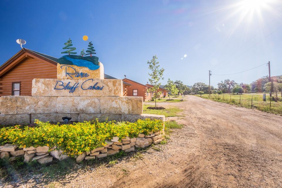 River Bluff Cabins Rio Frio Экстерьер фото