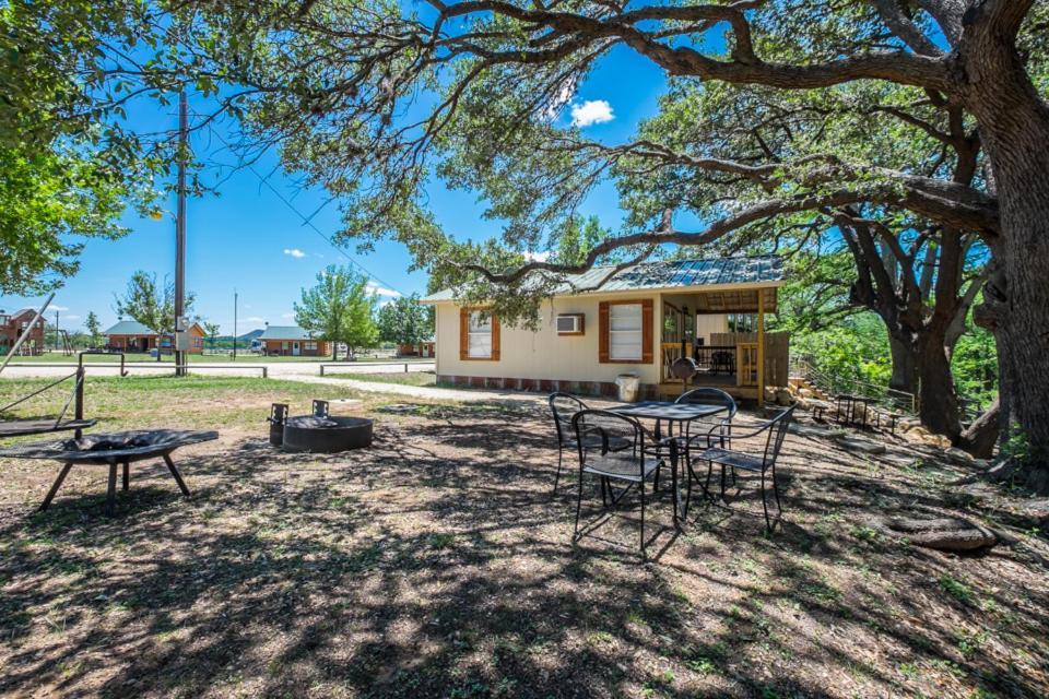 River Bluff Cabins Rio Frio Экстерьер фото