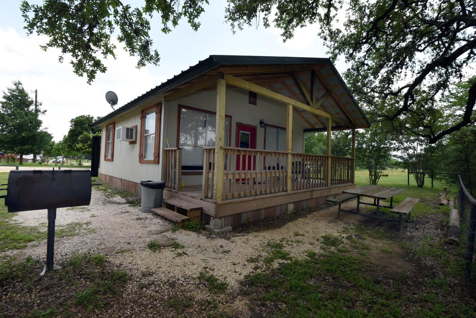 River Bluff Cabins Rio Frio Экстерьер фото