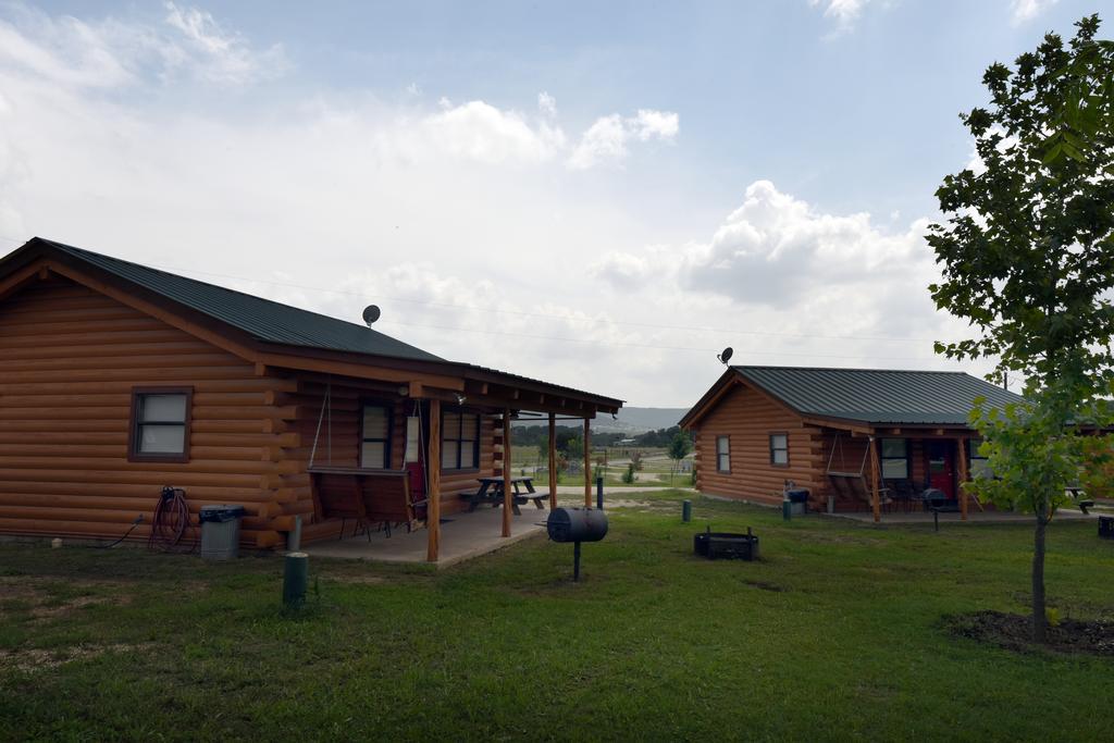 River Bluff Cabins Rio Frio Экстерьер фото