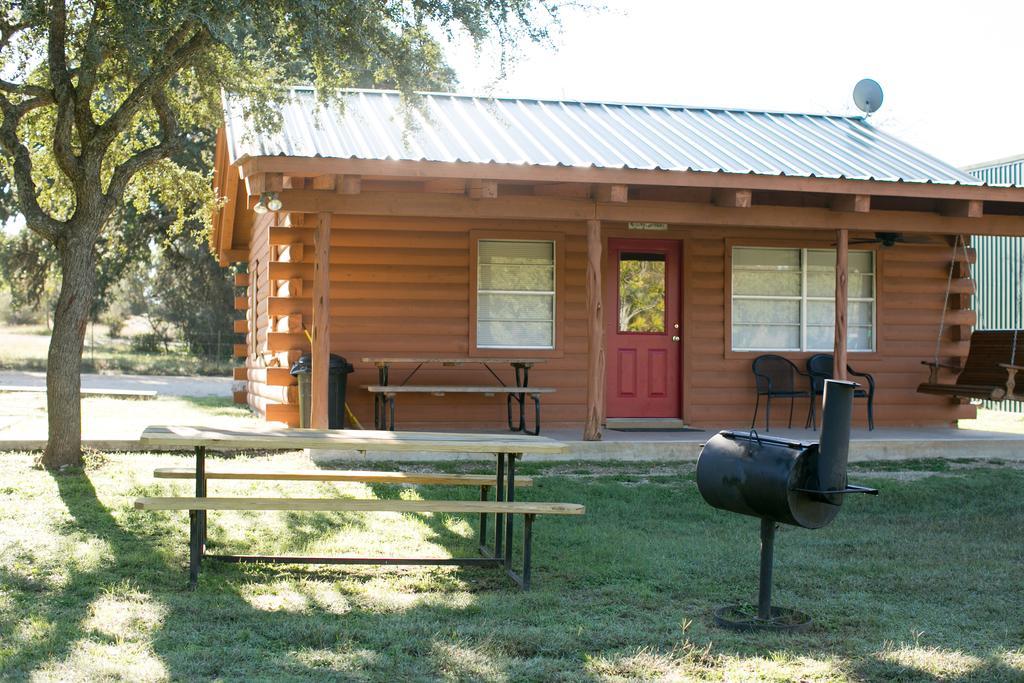 River Bluff Cabins Rio Frio Экстерьер фото
